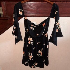 Privy Black Floral Off The Shoulder Bell Sleeve Women's Size Small Mini Dress